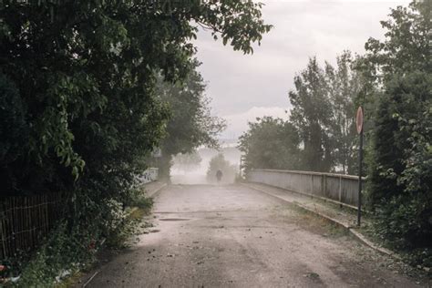  Haunted -  Mrożące historie z duchami i zagadkowymi wydarzeniami w opustoszałym mieście!