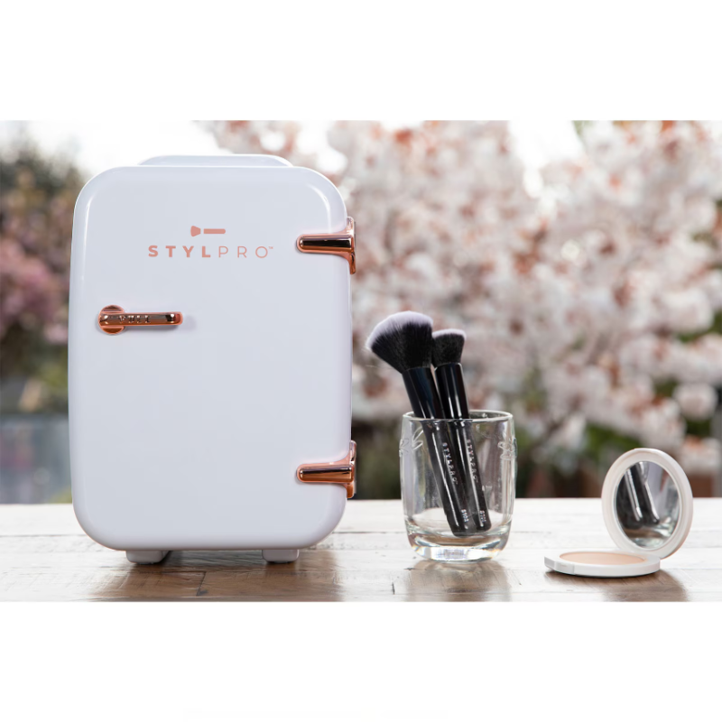 StylPro Four Litre Beauty Fridge - Combined EU/UK Plug - Image 2