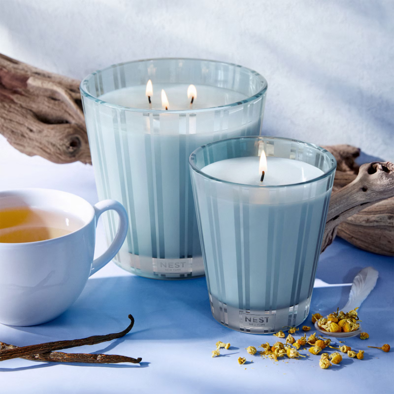 NEST New York Driftwood & Chamomile 3-Wick Candle 600g - Image 4