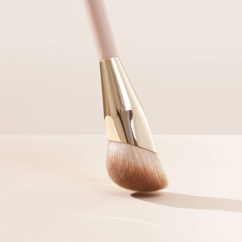 RARE BEAUTY Liquid Touch Foundation Brush - Image 4