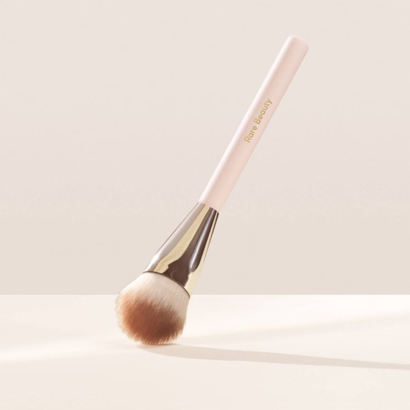 RARE BEAUTY Soft Pinch Liquid Blush Brush - Image 3