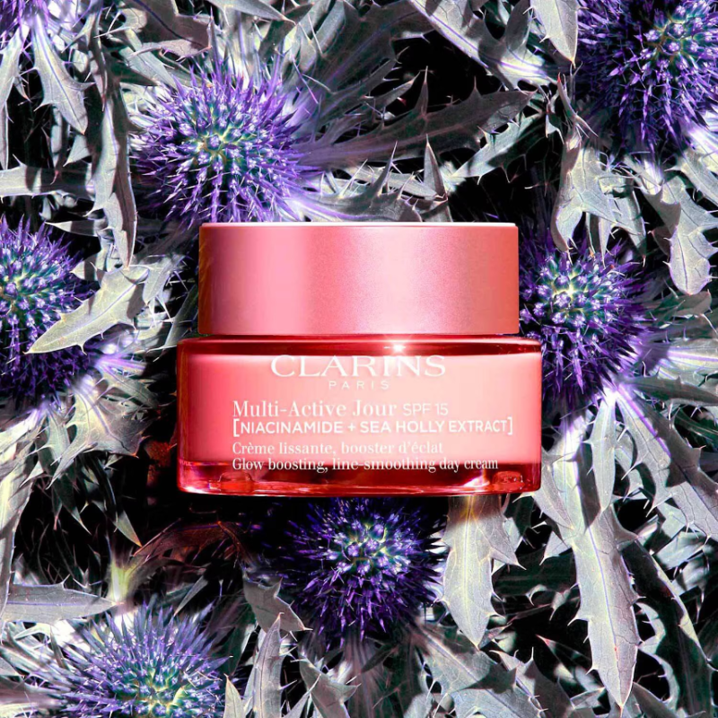 CLARINS Multi-Active Smoothing and Radiance Boosting Day Cream SPF 15 - All Skin Types 50ml - Image 3