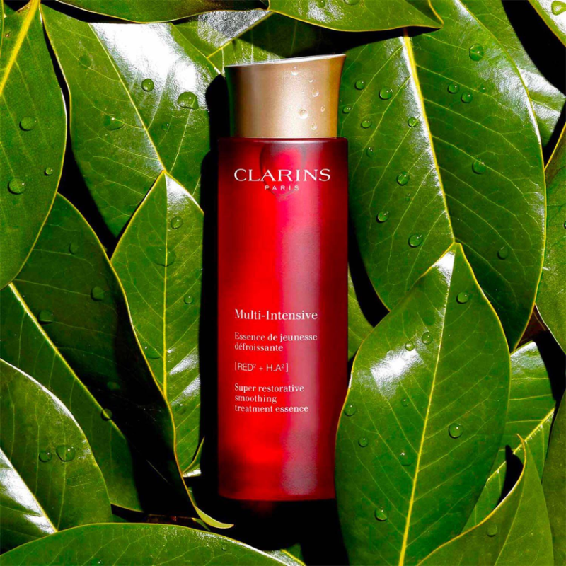 Clarins Super Restorative Smoothing Treatment Essence 200ml - Image 2