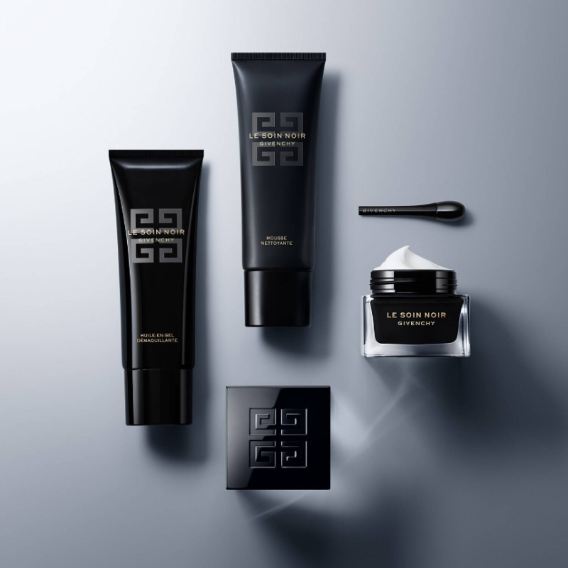 GIVENCHY Le Soin Noir Oil-In-Gel Makeup Remover 125ml - Image 4