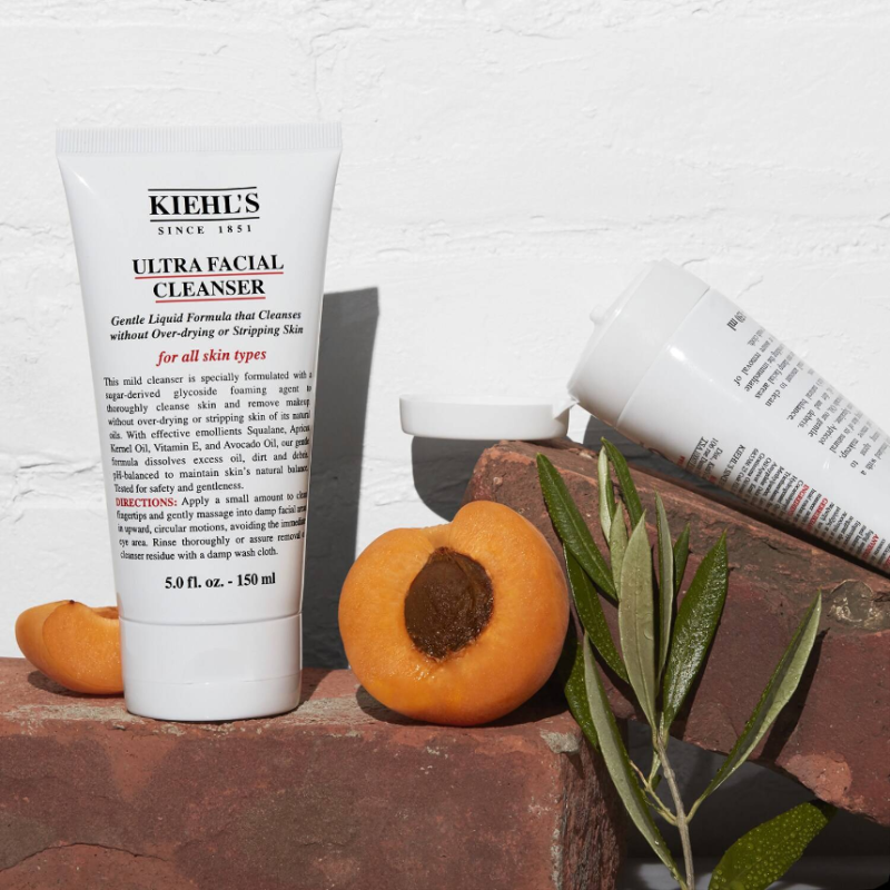 Kiehl's Ultra Facial Cleanser 75ml - Image 2