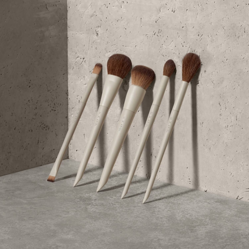 MORPHE Morphe X Ariel Foundation Brush - Image 4