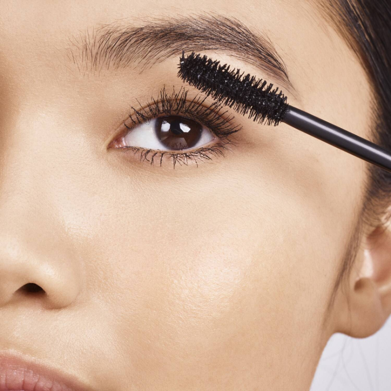 Laura Mercier Caviar Volume Panoramic Mascara Glossy Black 12ml - Image 3
