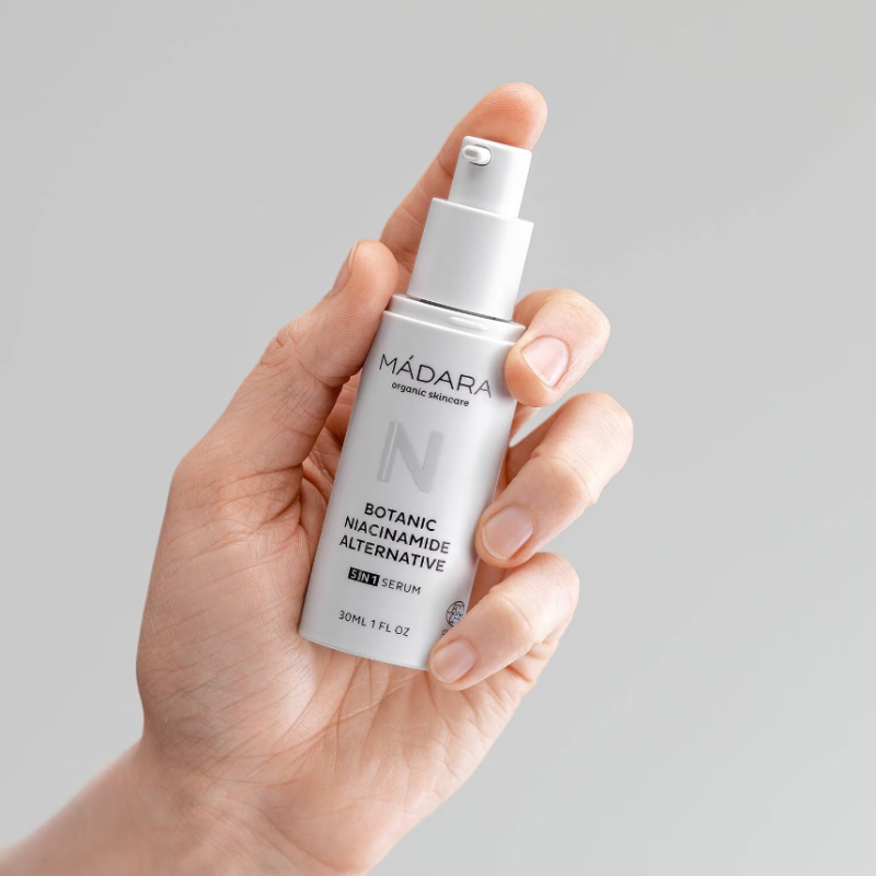 MADARA Botanic Niacinamide Alternative 5 in 1 Serum 30ml - Image 4